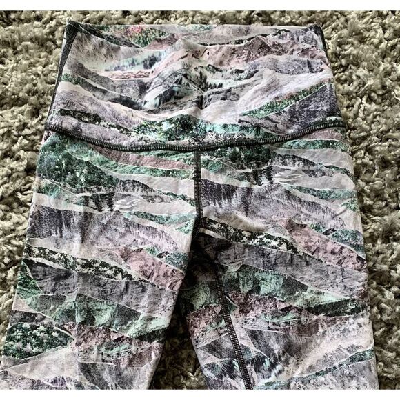Lululemon Wunder Under High Rise Springscape Multi Color Crop LEGGINGS sz 2 - Picture 9 of 9